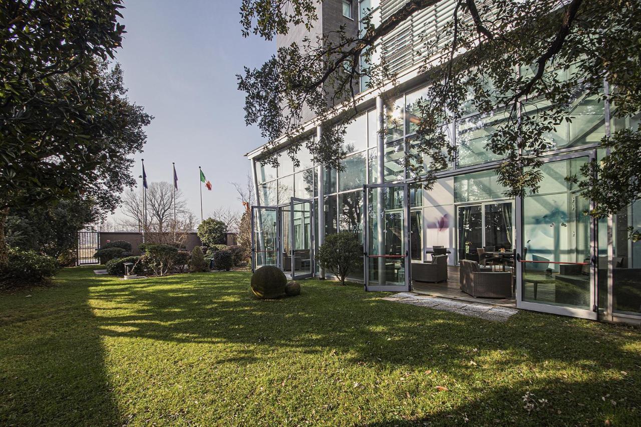 Hotel For You Cernusco Sul Naviglio Exterior photo