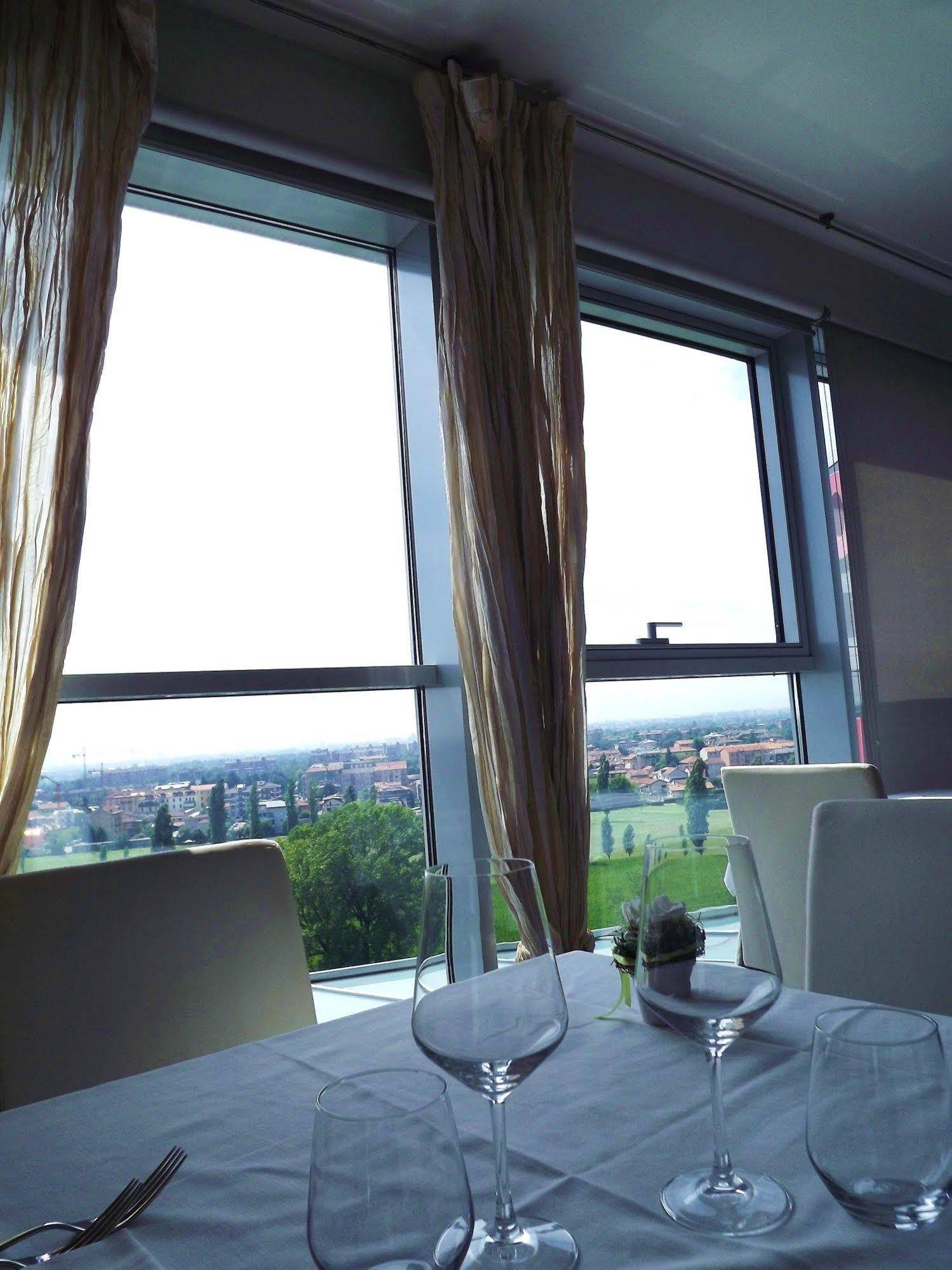 Hotel For You Cernusco Sul Naviglio Exterior photo