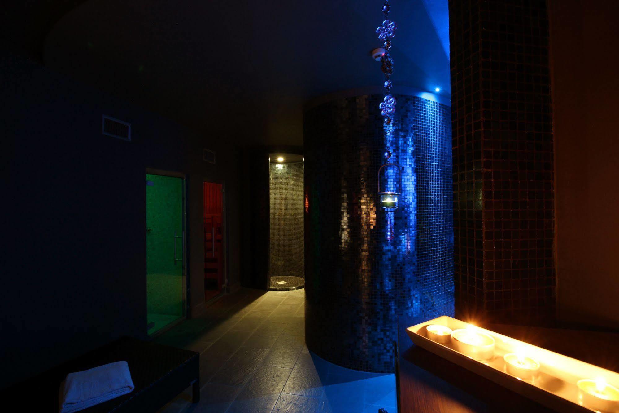 Hotel For You Cernusco Sul Naviglio Exterior photo